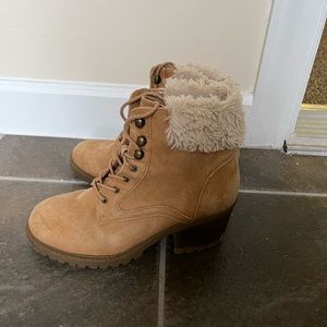 White mountain cliffs ankle booties